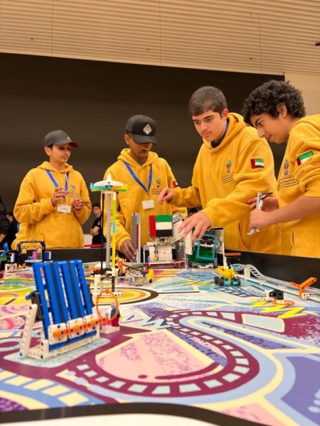 فريق مركز حمدان للموهبة والابتكار يحقق المركز الأول في أداء الروبوت في مسابقة “فيرست ليجو ليج”